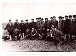 Животноводы колхоза им. Ленина, которые осенью 1971 года вернулись с Чёрных земель